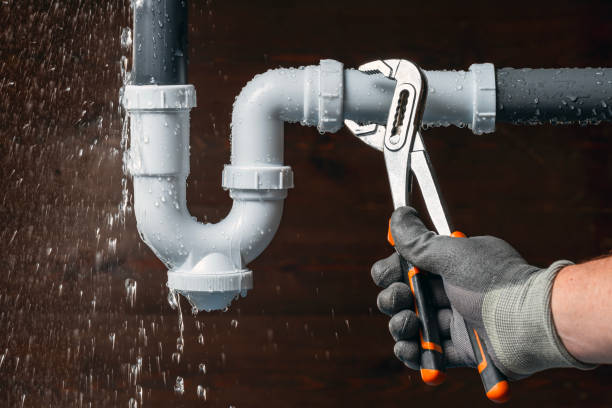 Professional Leak Detection technician working in Baytown, TX